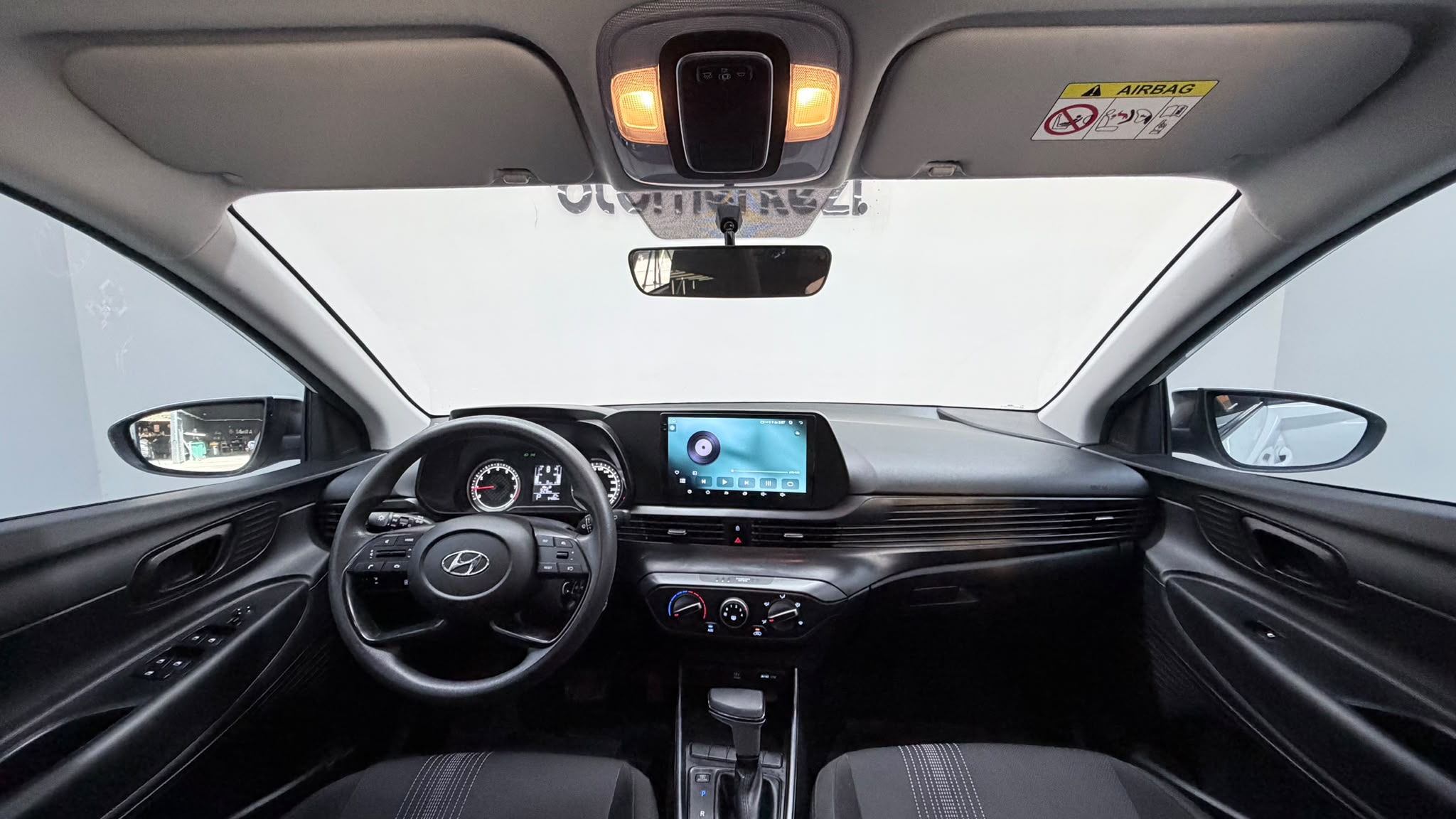 HYUNDAI i20 9